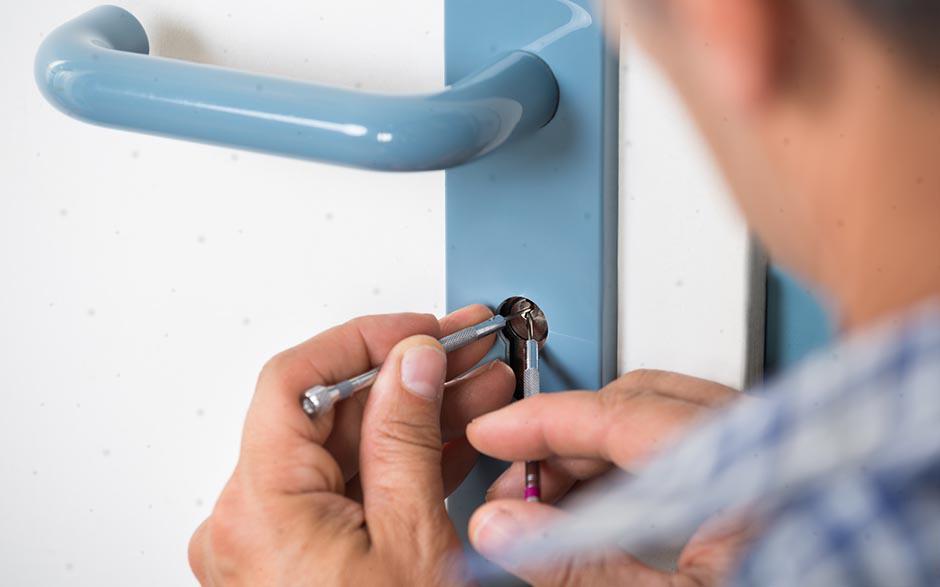  ouvrir une porte claquée L'Étang-la-Ville